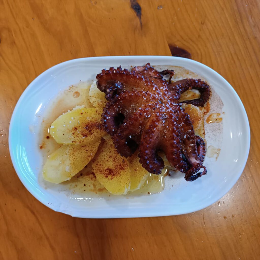 pulpo restaurante cerca del estadio castalia